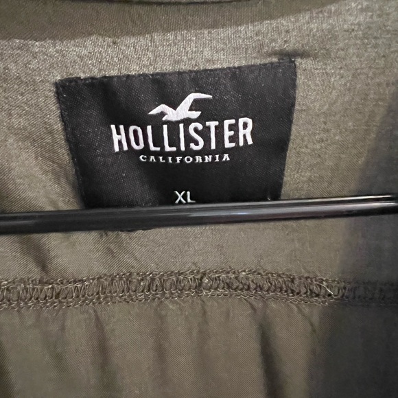 Hollister green button Up - Picture 3 of 3